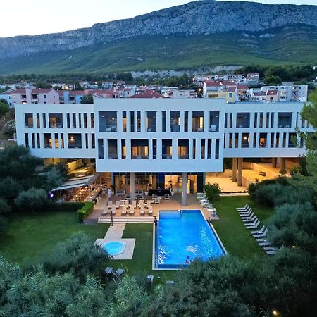 Hotel Salona Palace Εξωτερικό φωτογραφία