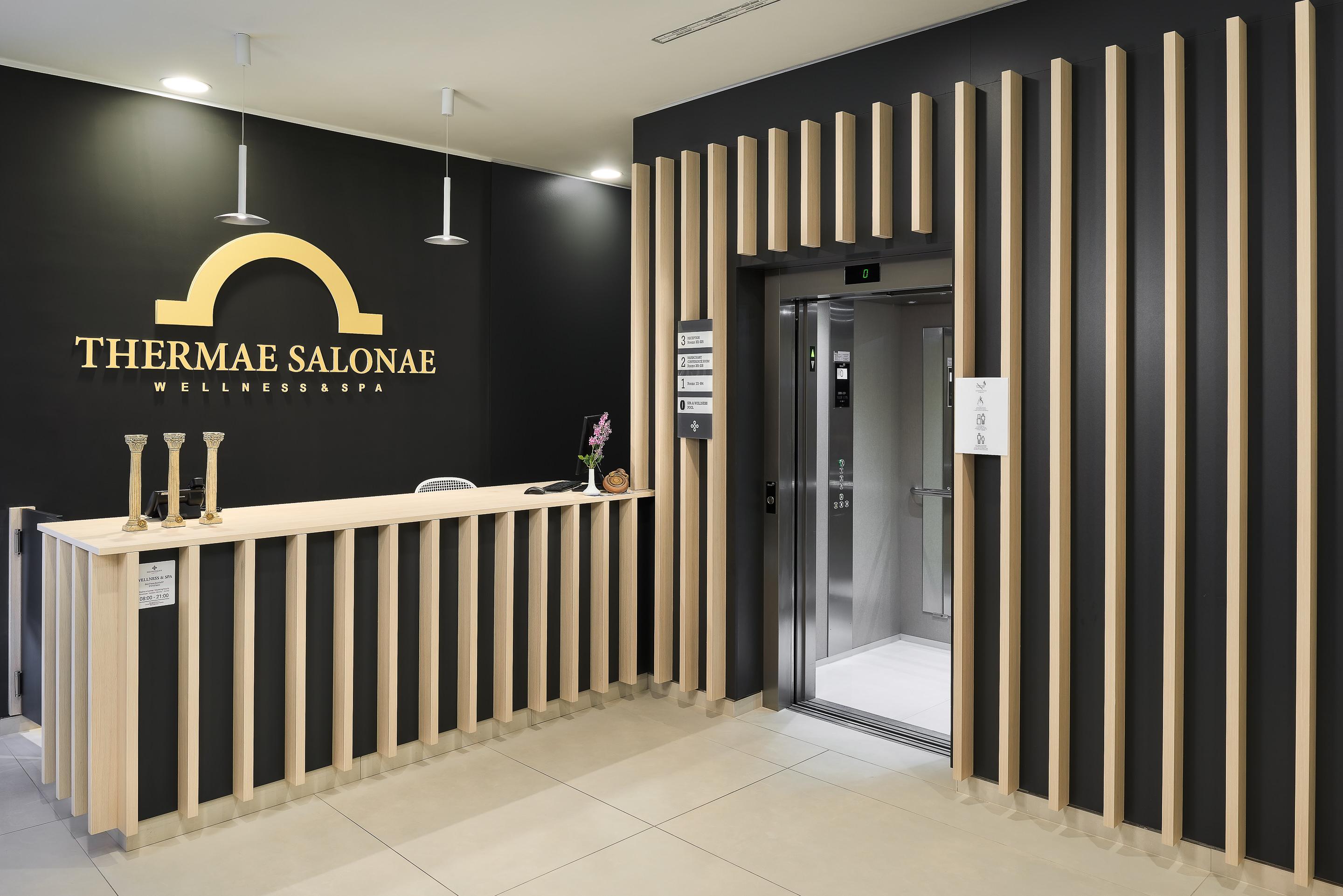 Hotel Salona Palace Εξωτερικό φωτογραφία