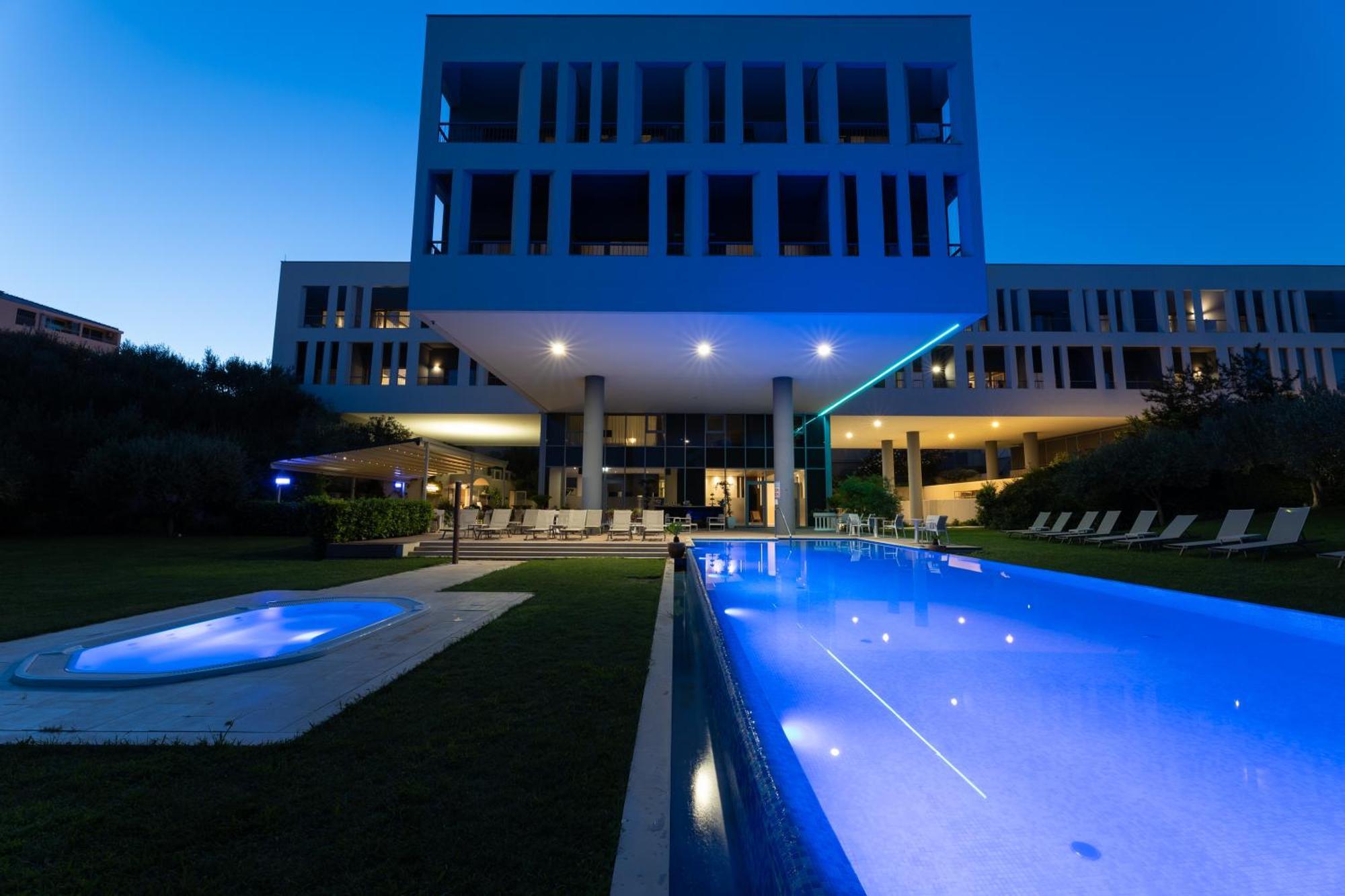 Hotel Salona Palace Εξωτερικό φωτογραφία