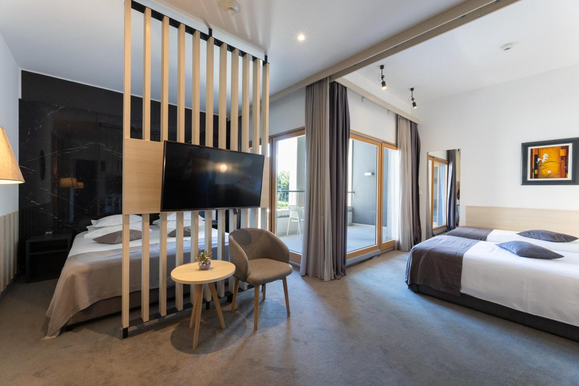 Hotel Salona Palace Εξωτερικό φωτογραφία