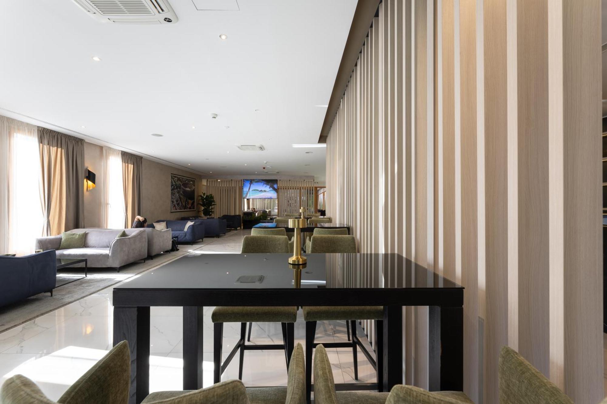 Hotel Salona Palace Εξωτερικό φωτογραφία