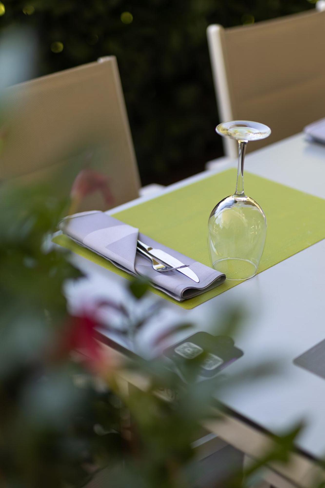 Hotel Salona Palace Εξωτερικό φωτογραφία