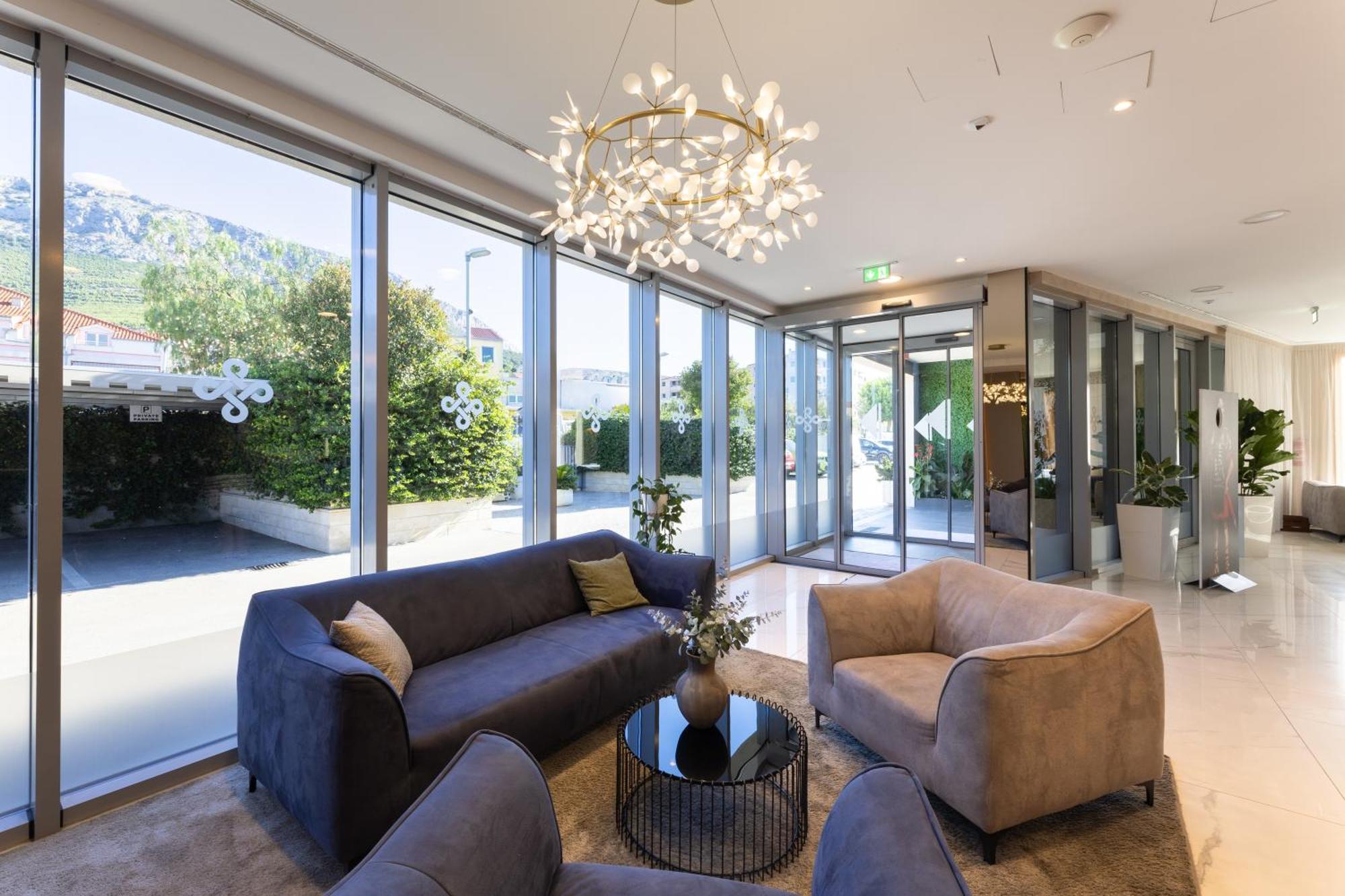 Hotel Salona Palace Εξωτερικό φωτογραφία