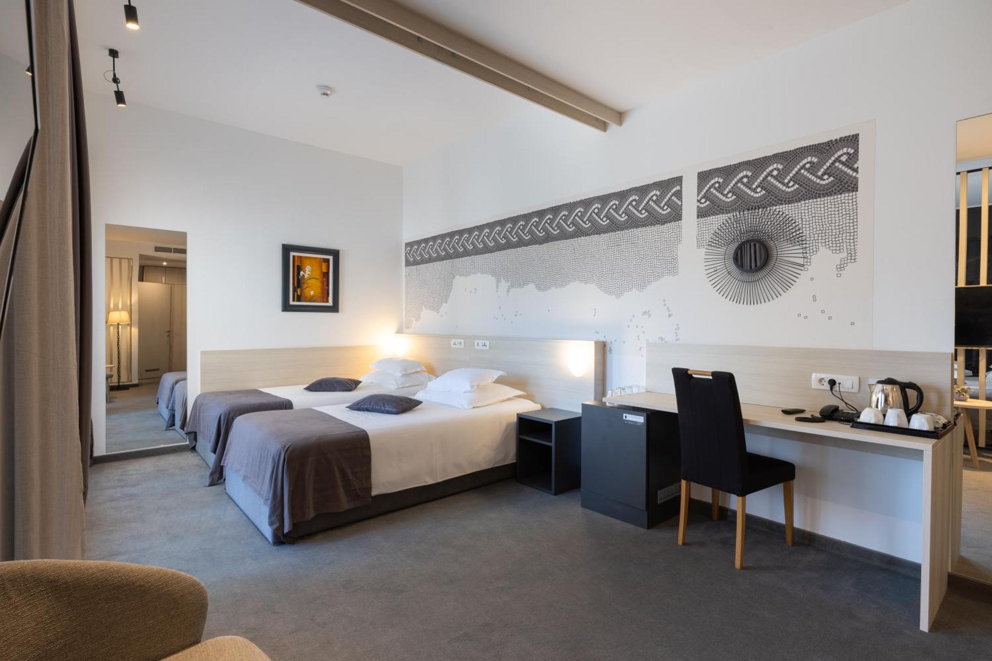 Hotel Salona Palace Εξωτερικό φωτογραφία