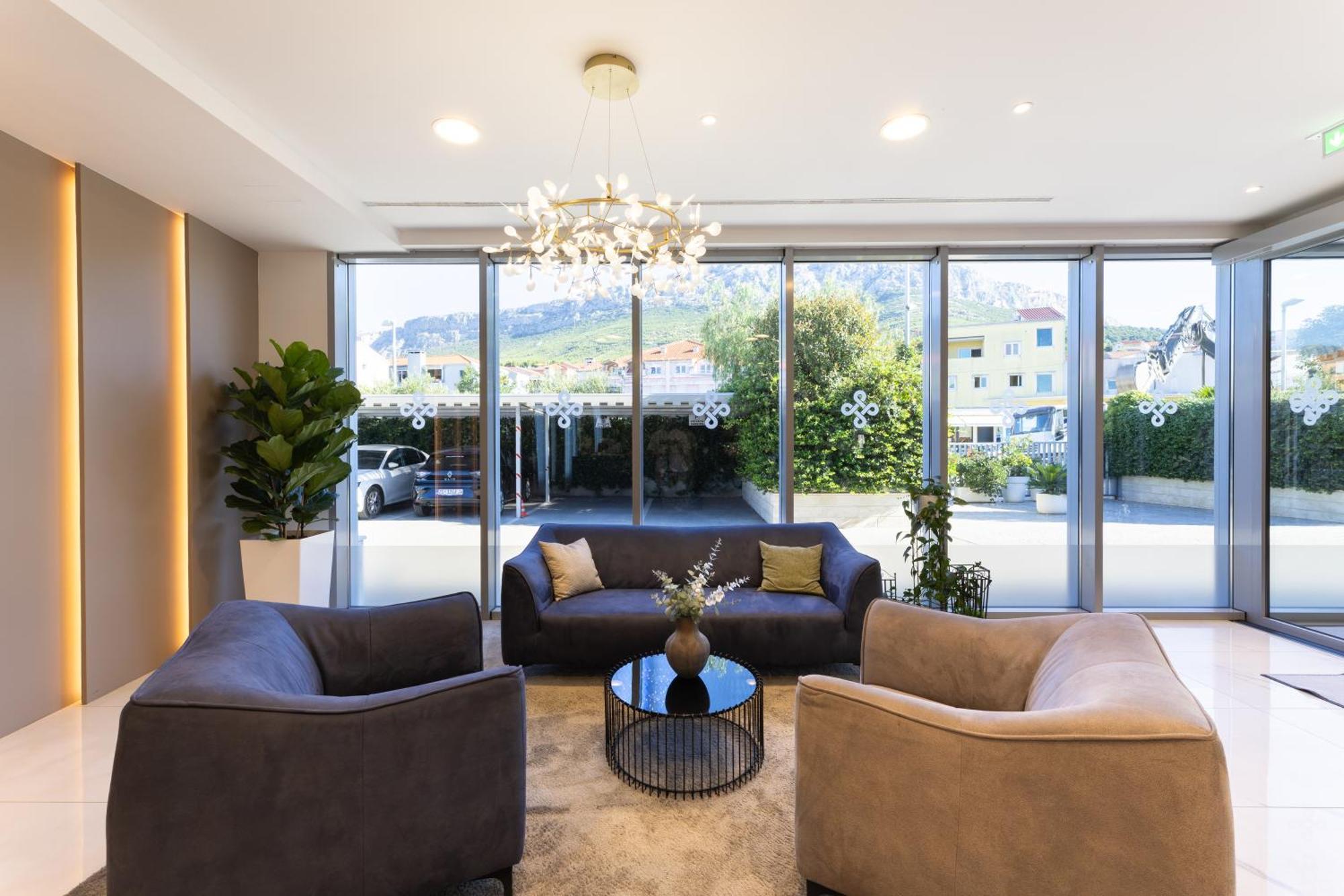 Hotel Salona Palace Εξωτερικό φωτογραφία