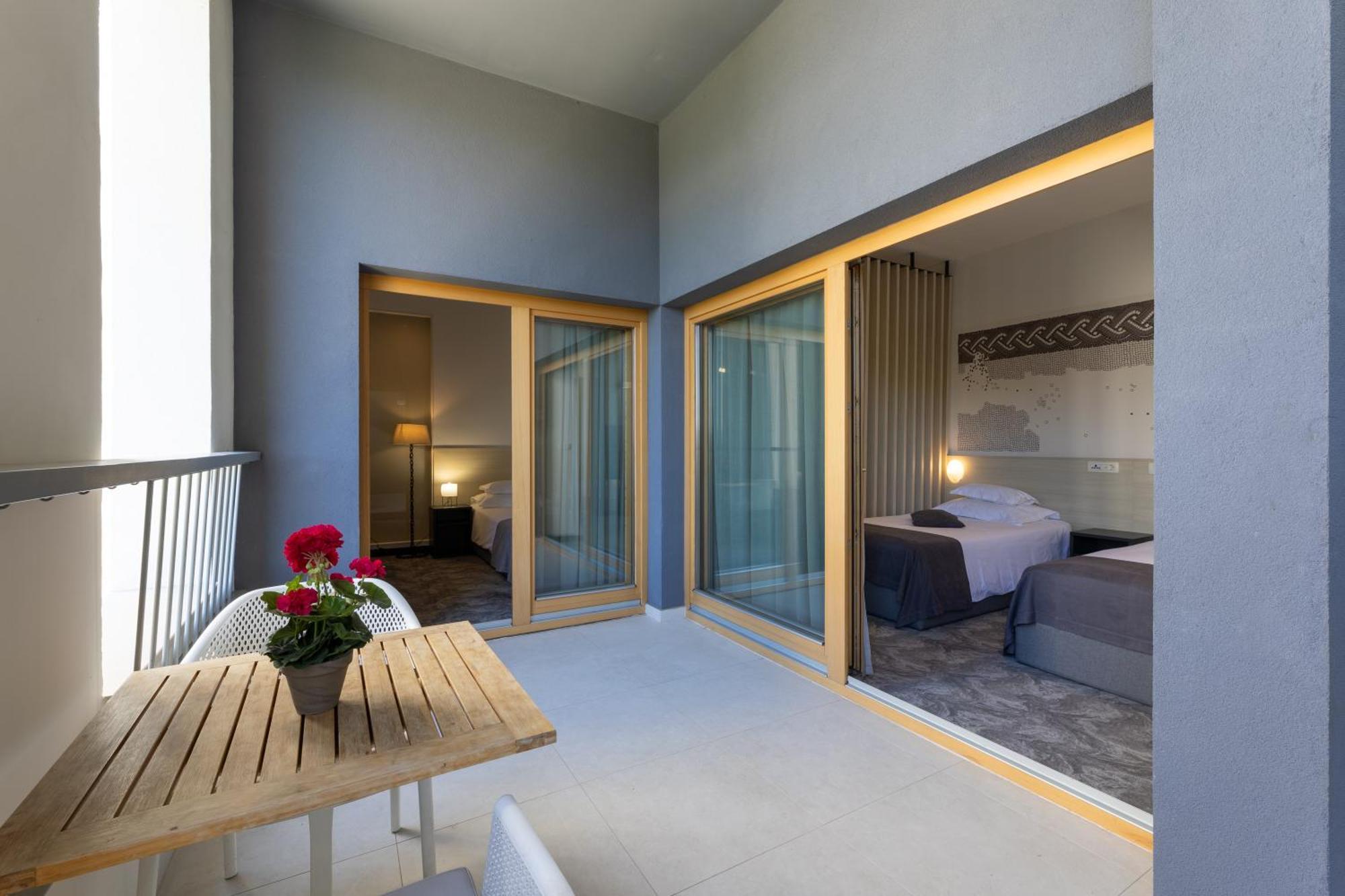 Hotel Salona Palace Εξωτερικό φωτογραφία