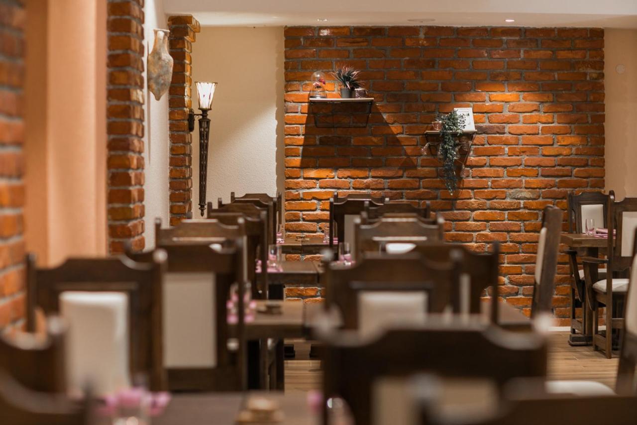 Hotel Salona Palace Εξωτερικό φωτογραφία